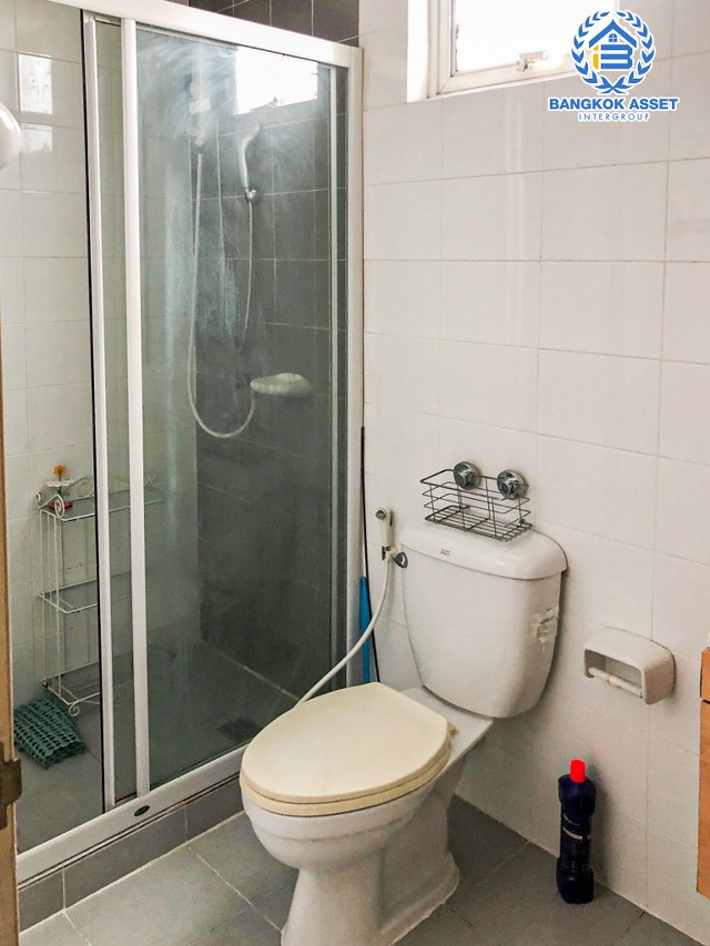 *****ทาวน์เฮ้าส์มือสองนนทบุรี โครงการ อารียา เดอะคัลเลอร์ ติวานนท์ เฟส4 เนื้อที่ 17.5 ตร.ว. ฟังก์ชัน 3 ห้องนอน 2 ห้องน้ำ 1 ที่จอดรถ แถมฟรี! 3 เครื่องปรับอากาศ, 1 เครื่องทำน้ำอุ่น, 1 เครื่องดูดควัน และเตาไฟฟ้า บนทำเลดี ใกล้รถไฟฟ้าสายสีชมพู "สถานีเมืองทองธานี" และจุดขึ้นทางด่วน "ศรีสมาน", "แจ้งวัฒนะ"