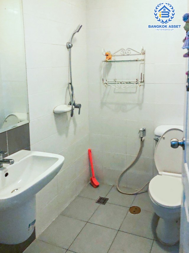 *****ทาวน์เฮ้าส์มือสองนนทบุรี โครงการ อารียา เดอะคัลเลอร์ ติวานนท์ เฟส4 เนื้อที่ 17.5 ตร.ว. ฟังก์ชัน 3 ห้องนอน 2 ห้องน้ำ 1 ที่จอดรถ แถมฟรี! 3 เครื่องปรับอากาศ, 1 เครื่องทำน้ำอุ่น, 1 เครื่องดูดควัน และเตาไฟฟ้า บนทำเลดี ใกล้รถไฟฟ้าสายสีชมพู "สถานีเมืองทองธานี" และจุดขึ้นทางด่วน "ศรีสมาน", "แจ้งวัฒนะ"