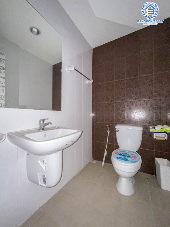 *****ทาวน์เฮ้าส์มือสองกรุงเทพมหานคร โครงการ มายเพลส เกษตร-นวมินทร์ 72 เนื้อที่กว้าง 21 ตร.ว บ้านสภาพดี มี 3 ชั้น พื้นที่ใช้สอยเยอะ พร้อมฟังก์ชันแห่งสุขสบาย 3 ห้องนอน 3 ห้องน้ำ 2 ที่จอดรถ เหมาะกับทุกการอยู่อาศัย ทำเลเดินทางสะดวก เชื่อมต่อถนนหลายสาย ได้แก่ ถนนนวมินทร์, ถนนรัชดา-รามอินทรา, ถนนประเสริฐมนูกิจ ใกล้จุดขึ้นทางด่วน "รามอินทรา"