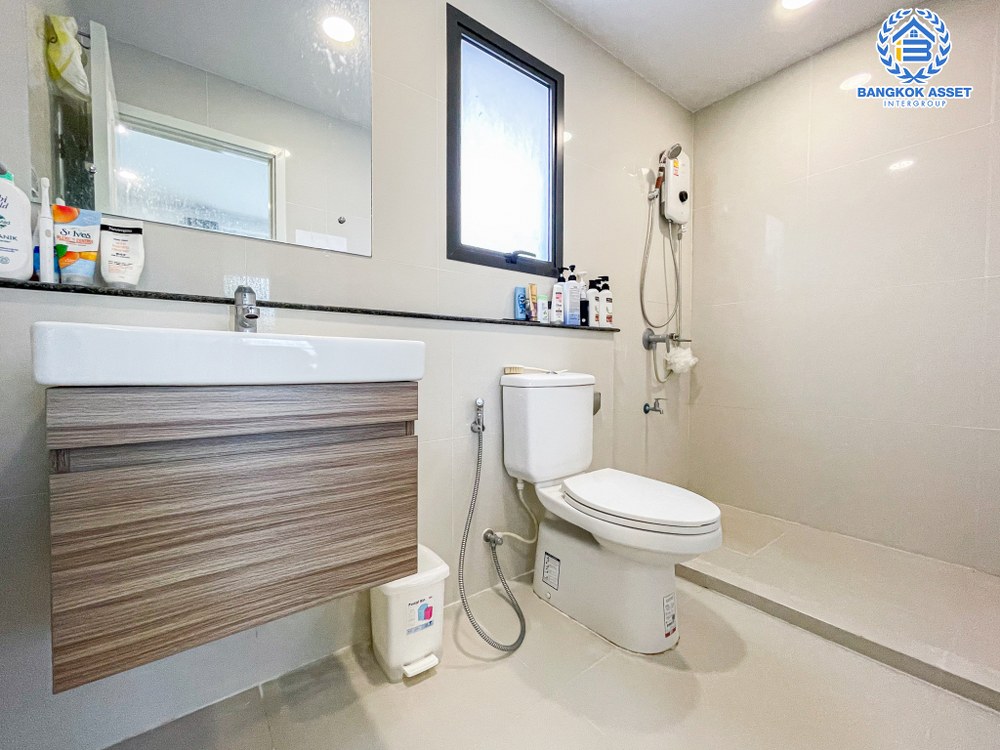 *****บ้านเดี่ยวมือสอง โครงการ เพอร์เฟคพาร์ค เวสต์เกต เนื้อที่กว้างขวางถึง 51.5 ตร.ว. ฟังก์ชันจัดเต็ม 4 ห้องนอน 3 ห้องน้ำ 2 ที่จอดรถ บ้านสภาพดีพร้อมเข้าอยู่ บนทำเลเดินทางสะดวก เชื่อมต่อถนนกาญจนาภิเษก, ถนนรัตนาธิเบศร์ ใกล้รถไฟฟ้าสายสีม่วง "สถานีคลองบางไผ่" จองเลย