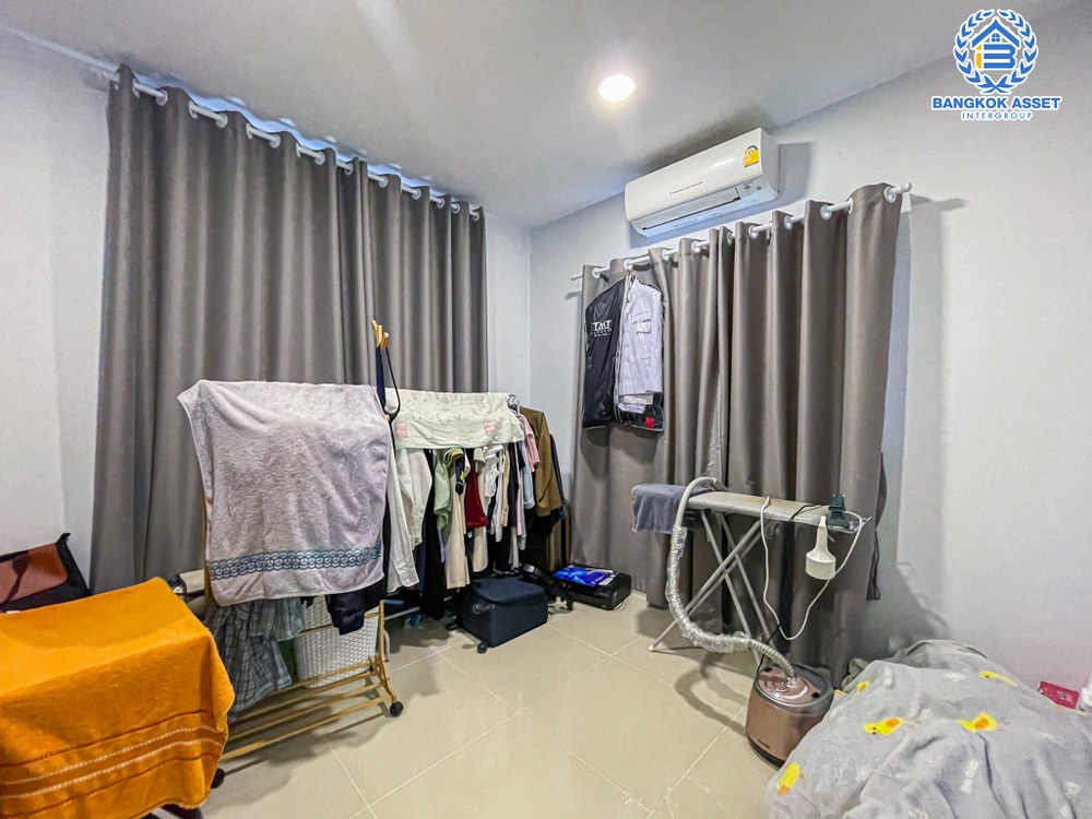 *****บ้านเดี่ยวมือสอง โครงการ เพอร์เฟคพาร์ค เวสต์เกต เนื้อที่กว้างขวางถึง 51.5 ตร.ว. ฟังก์ชันจัดเต็ม 4 ห้องนอน 3 ห้องน้ำ 2 ที่จอดรถ บ้านสภาพดีพร้อมเข้าอยู่ บนทำเลเดินทางสะดวก เชื่อมต่อถนนกาญจนาภิเษก, ถนนรัตนาธิเบศร์ ใกล้รถไฟฟ้าสายสีม่วง "สถานีคลองบางไผ่" จองเลย