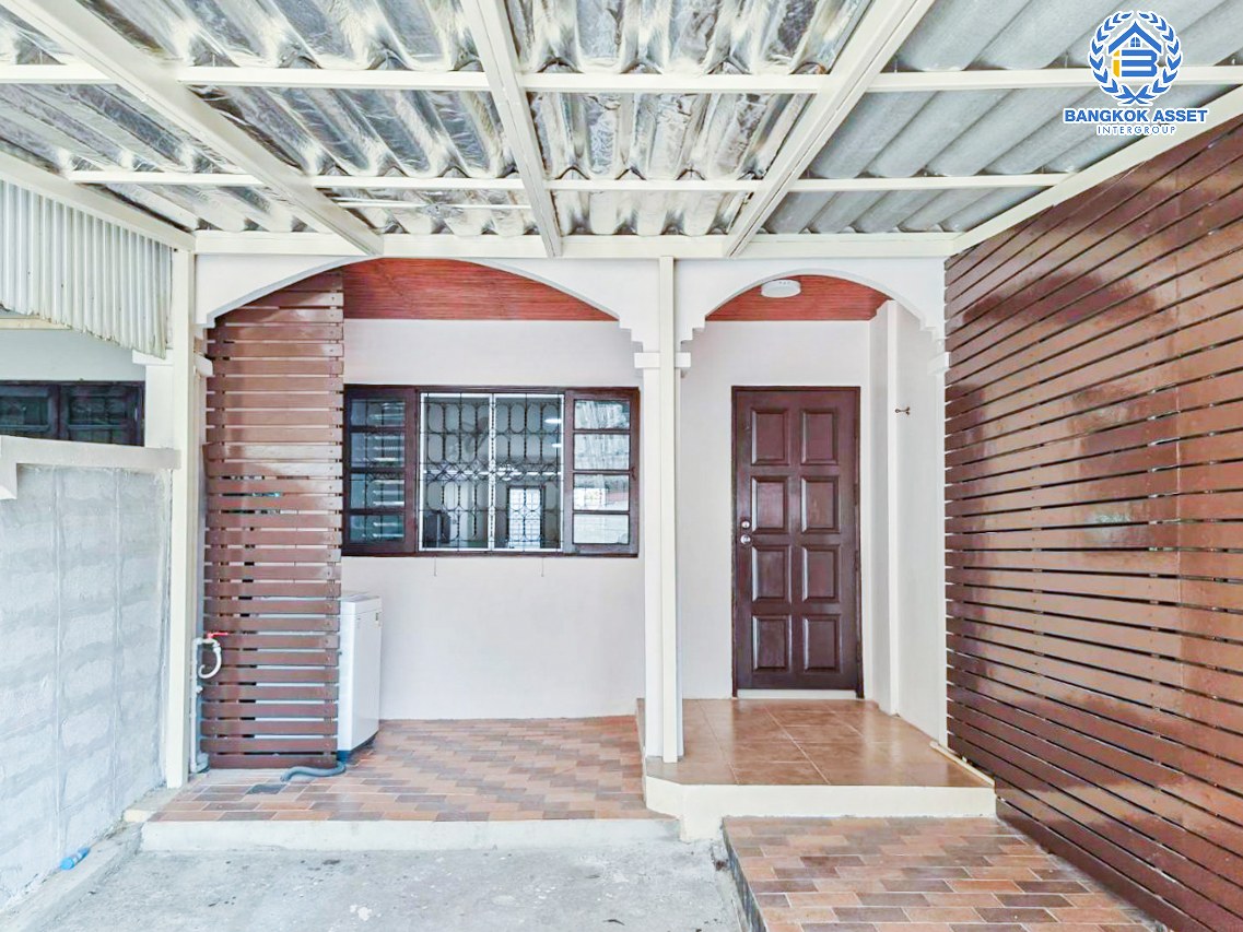 *****ทาวน์เฮ้าส์มือสองนนทบุรี หมู่บ้าน อุทยานทอง แจ้งวัฒนะ-ปากเกร็ด19 เนื้อที่ 18 ตร.ว. ฟังก์ชัน 2 ห้องนอน 2 ห้องน้ำ 1 ที่จอดรถ บ้านตกแต่งใหม่ ทำเลเดินทางสะดวก บนถนนแจ้งวัฒนะ อยู่ตรงข้ามเซ็นทรัลแจ้งวัฒนะ ใกล้รถไฟฟ้าสายสีชมพู "สถานีแจ้งวัฒนะ-ปากเกร็ด28" และจุดขึ้นทางด่วน "แจ้งวัฒนะ"