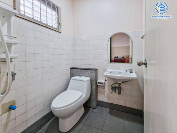 *****ทาวน์เฮ้าส์มือสองนนทบุรี หมู่บ้าน อุทยานทอง แจ้งวัฒนะ-ปากเกร็ด19 เนื้อที่ 18 ตร.ว. ฟังก์ชัน 2 ห้องนอน 2 ห้องน้ำ 1 ที่จอดรถ บ้านตกแต่งใหม่ ทำเลเดินทางสะดวก บนถนนแจ้งวัฒนะ อยู่ตรงข้ามเซ็นทรัลแจ้งวัฒนะ ใกล้รถไฟฟ้าสายสีชมพู "สถานีแจ้งวัฒนะ-ปากเกร็ด28" และจุดขึ้นทางด่วน "แจ้งวัฒนะ"