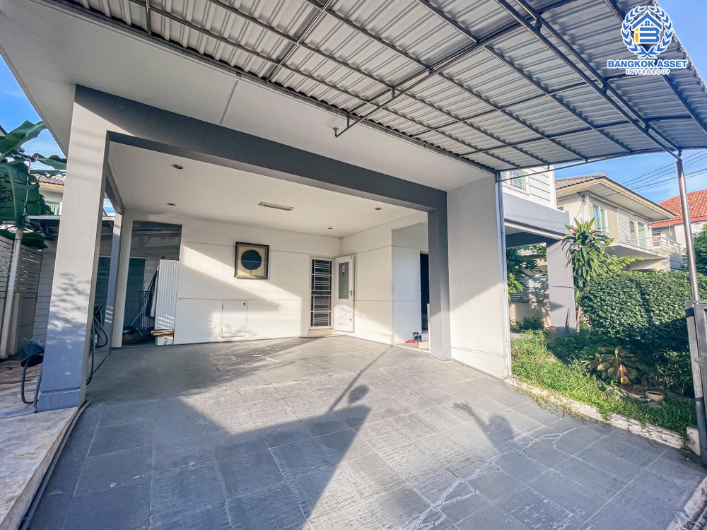 บ้านเดี่ยวมือสอง โครงการ ชัยพฤกษ์ บางใหญ่(เฟส4) แบรนด์ L&H เนื้อที่กว้าง 54 ตร.ว. ฟังก์ชัน 3 ห้องนอน 3 ห้องน้ำ 2 ที่จอดรถ สภาพดีขายถูกที่สุดในโครงการ พร้อมเข้าอยู่ได้เลย! ตั้งบนทำเลเดินทางสะดวก เชื่อมต่อถนนกาญจนาภิเษก, ถนนจันทร์ทองเอี่ยม, ถนนคลองถนน ใกล้รถไฟฟ้าสายสีม่วง "สถานีคลองบางไผ่"