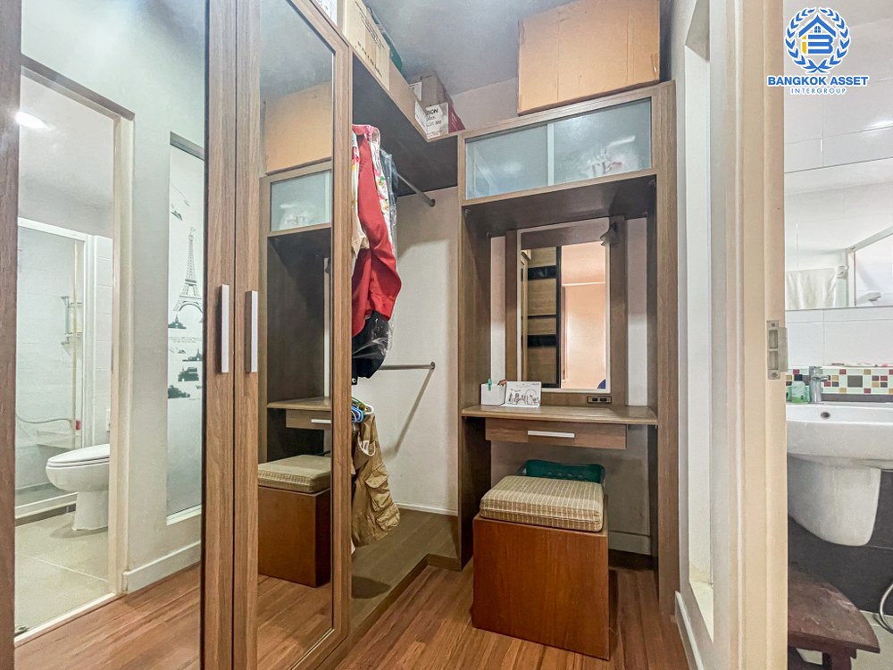 บ้านเดี่ยวมือสอง โครงการ ชัยพฤกษ์ บางใหญ่(เฟส4) แบรนด์ L&H เนื้อที่กว้าง 54 ตร.ว. ฟังก์ชัน 3 ห้องนอน 3 ห้องน้ำ 2 ที่จอดรถ สภาพดีขายถูกที่สุดในโครงการ พร้อมเข้าอยู่ได้เลย! ตั้งบนทำเลเดินทางสะดวก เชื่อมต่อถนนกาญจนาภิเษก, ถนนจันทร์ทองเอี่ยม, ถนนคลองถนน ใกล้รถไฟฟ้าสายสีม่วง "สถานีคลองบางไผ่"