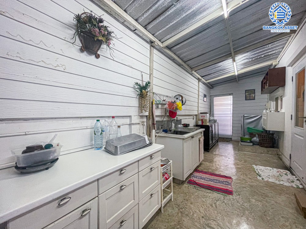 บ้านเดี่ยวมือสอง โครงการ ชัยพฤกษ์ บางใหญ่(เฟส4) แบรนด์ L&H เนื้อที่กว้าง 54 ตร.ว. ฟังก์ชัน 3 ห้องนอน 3 ห้องน้ำ 2 ที่จอดรถ สภาพดีขายถูกที่สุดในโครงการ พร้อมเข้าอยู่ได้เลย! ตั้งบนทำเลเดินทางสะดวก เชื่อมต่อถนนกาญจนาภิเษก, ถนนจันทร์ทองเอี่ยม, ถนนคลองถนน ใกล้รถไฟฟ้าสายสีม่วง "สถานีคลองบางไผ่"