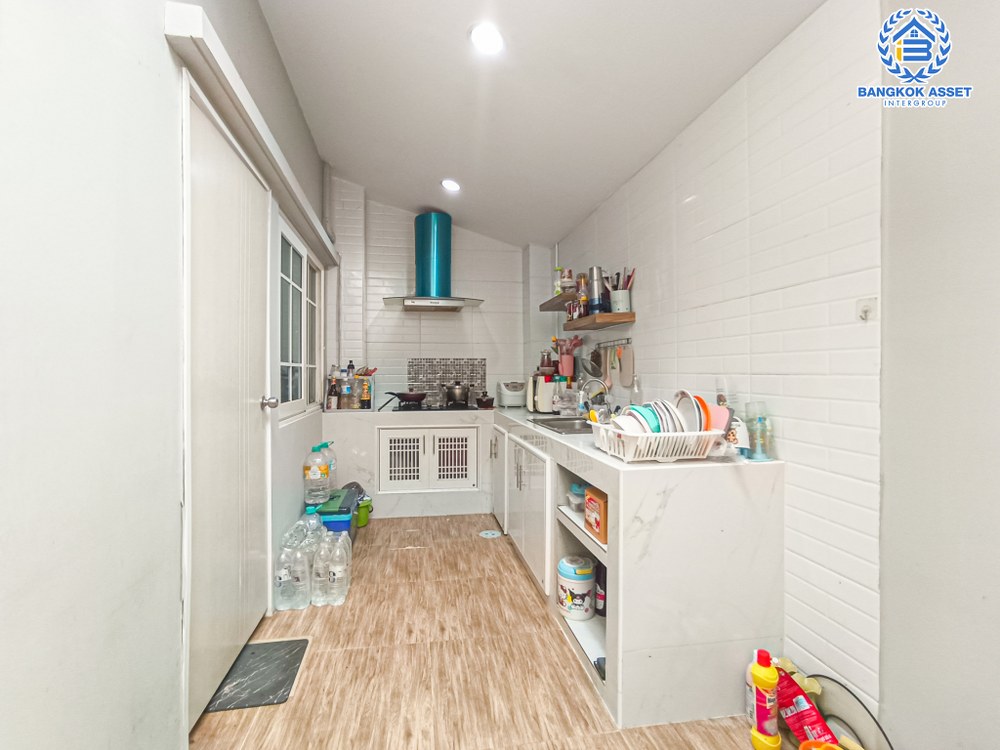 *****ทาวน์เฮ้าส์มือสอง โครงการ โกลเด้นซิตี้ ปิ่นเกล้า-จรัญสนิทวงศ์ บนเนื้อที่ 18.50 ตร.ว. ฟังก์ชัน 4 ห้องนอน 2 ห้องน้ำ 1 ที่จอดรถ บ้านสภาพสวย ฟังก์ชันครบ โครงการตั้งบนทำเลดีเชื่อมต่อถนนบางกรวย-ไทรน้อย, ถนนเทอดพระเกียรติ, ถนนนครอินทร์ ใกล้จุดขึ้นทางด่วน "ศรีรัช"