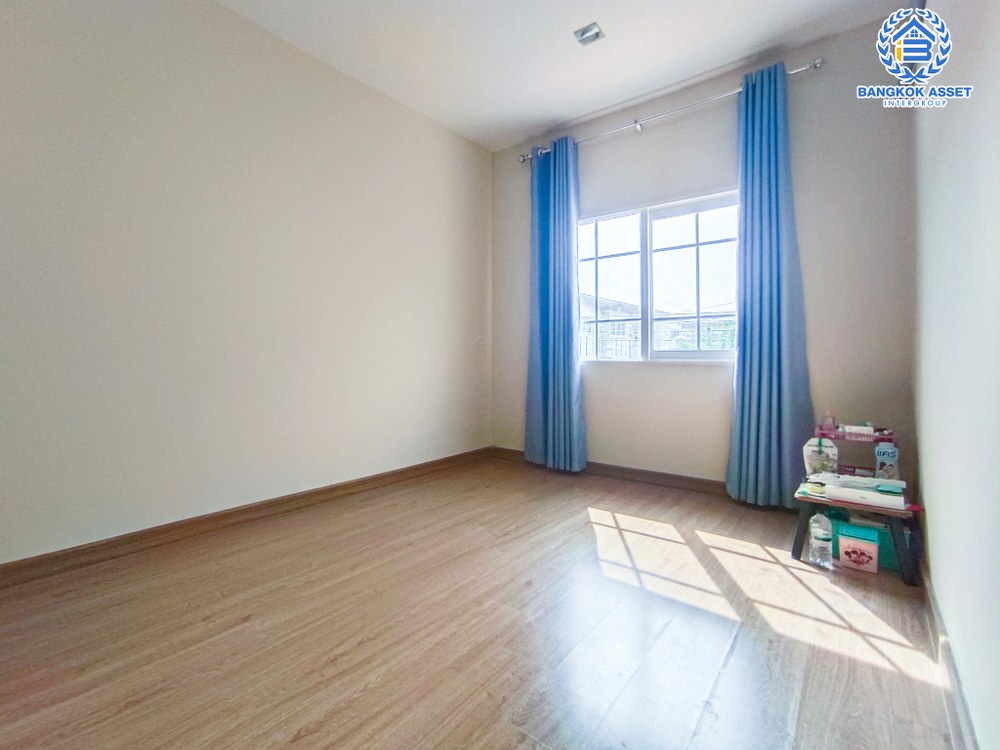 *****ทาวน์เฮ้าส์มือสอง โครงการ โกลเด้นซิตี้ ปิ่นเกล้า-จรัญสนิทวงศ์ บนเนื้อที่ 18.50 ตร.ว. ฟังก์ชัน 4 ห้องนอน 2 ห้องน้ำ 1 ที่จอดรถ บ้านสภาพสวย ฟังก์ชันครบ โครงการตั้งบนทำเลดีเชื่อมต่อถนนบางกรวย-ไทรน้อย, ถนนเทอดพระเกียรติ, ถนนนครอินทร์ ใกล้จุดขึ้นทางด่วน "ศรีรัช"