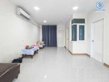 *****ทาวน์เฮ้าส์มือสอง โครงการ โกลเด้นซิตี้ ปิ่นเกล้า-จรัญสนิทวงศ์ บนเนื้อที่ 18.50 ตร.ว. ฟังก์ชัน 4 ห้องนอน 2 ห้องน้ำ 1 ที่จอดรถ บ้านสภาพสวย ฟังก์ชันครบ โครงการตั้งบนทำเลดีเชื่อมต่อถนนบางกรวย-ไทรน้อย, ถนนเทอดพระเกียรติ, ถนนนครอินทร์ ใกล้จุดขึ้นทางด่วน "ศรีรัช"