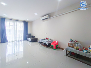 *****ทาวน์เฮ้าส์มือสอง โครงการ โกลเด้นซิตี้ ปิ่นเกล้า-จรัญสนิทวงศ์ บนเนื้อที่ 18.50 ตร.ว. ฟังก์ชัน 4 ห้องนอน 2 ห้องน้ำ 1 ที่จอดรถ บ้านสภาพสวย ฟังก์ชันครบ โครงการตั้งบนทำเลดีเชื่อมต่อถนนบางกรวย-ไทรน้อย, ถนนเทอดพระเกียรติ, ถนนนครอินทร์ ใกล้จุดขึ้นทางด่วน "ศรีรัช"