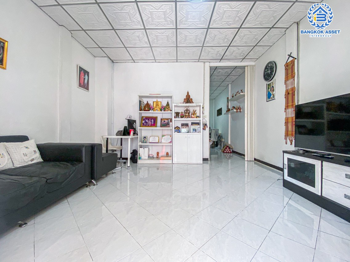 *****ทาวน์เฮ้าส์มือสองนนทบุรี หมู่บ้าน ซื่อตรง รัตนาธิเบศร์ เนื้อที่กว้าง 20 ตร.ว. ฟังก์ชัน 2 ห้องนอน 2 ห้องน้ำ 1 ที่จอดรถ แถมฟรี! 2 เครื่องปรับอากาศ บนทำเลหน้าโครงการติด ถนนรัตนาธิเบศร์ และรถไฟฟ้า "สถานีไทรม้า"!! เพียง 5 นาที ใกล้ทางด่วน "งามวงศ์วาน" จองเลย!