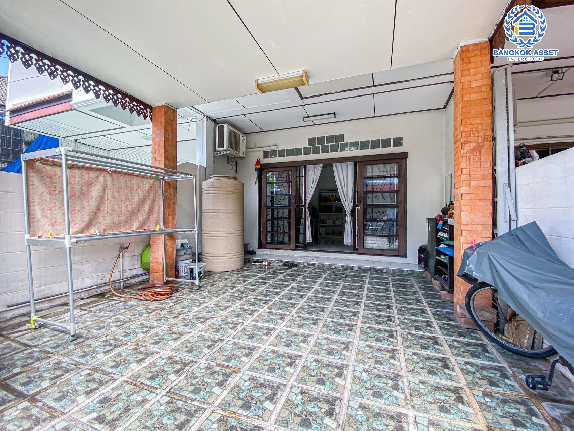 *****ทาวน์เฮ้าส์มือสองนนทบุรี หมู่บ้าน ซื่อตรง รัตนาธิเบศร์ เนื้อที่กว้าง 20 ตร.ว. ฟังก์ชัน 2 ห้องนอน 2 ห้องน้ำ 1 ที่จอดรถ แถมฟรี! 2 เครื่องปรับอากาศ บนทำเลหน้าโครงการติด ถนนรัตนาธิเบศร์ และรถไฟฟ้า "สถานีไทรม้า"!! เพียง 5 นาที ใกล้ทางด่วน "งามวงศ์วาน" จองเลย!