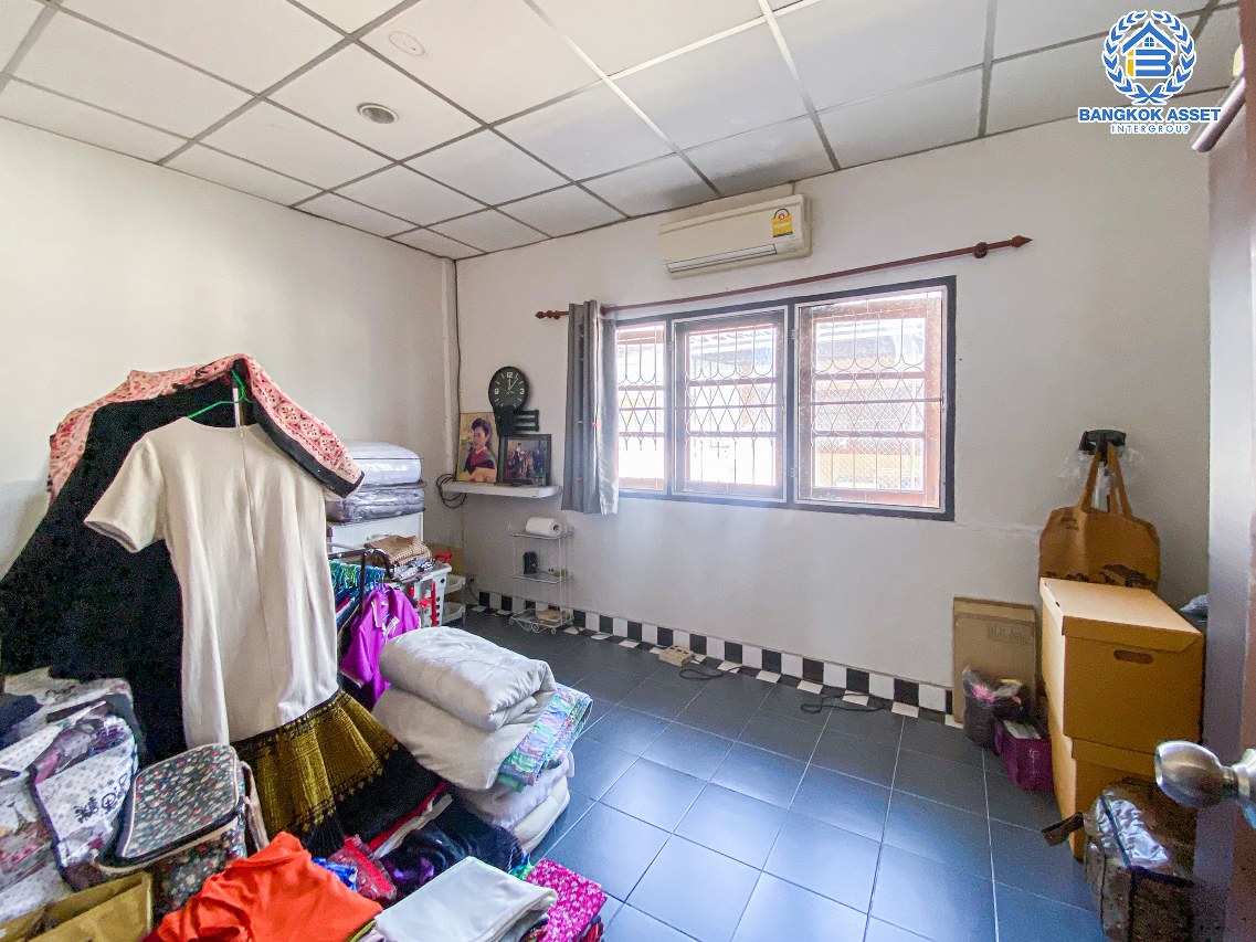 *****ทาวน์เฮ้าส์มือสองนนทบุรี หมู่บ้าน ซื่อตรง รัตนาธิเบศร์ เนื้อที่กว้าง 20 ตร.ว. ฟังก์ชัน 2 ห้องนอน 2 ห้องน้ำ 1 ที่จอดรถ แถมฟรี! 2 เครื่องปรับอากาศ บนทำเลหน้าโครงการติด ถนนรัตนาธิเบศร์ และรถไฟฟ้า "สถานีไทรม้า"!! เพียง 5 นาที ใกล้ทางด่วน "งามวงศ์วาน" จองเลย!