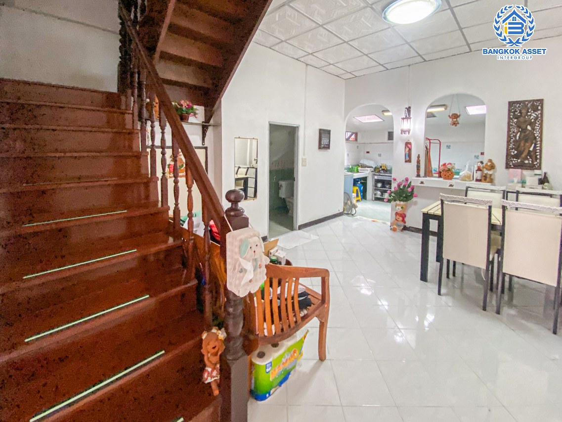 *****ทาวน์เฮ้าส์มือสองนนทบุรี หมู่บ้าน ซื่อตรง รัตนาธิเบศร์ เนื้อที่กว้าง 20 ตร.ว. ฟังก์ชัน 2 ห้องนอน 2 ห้องน้ำ 1 ที่จอดรถ แถมฟรี! 2 เครื่องปรับอากาศ บนทำเลหน้าโครงการติด ถนนรัตนาธิเบศร์ และรถไฟฟ้า "สถานีไทรม้า"!! เพียง 5 นาที ใกล้ทางด่วน "งามวงศ์วาน" จองเลย!