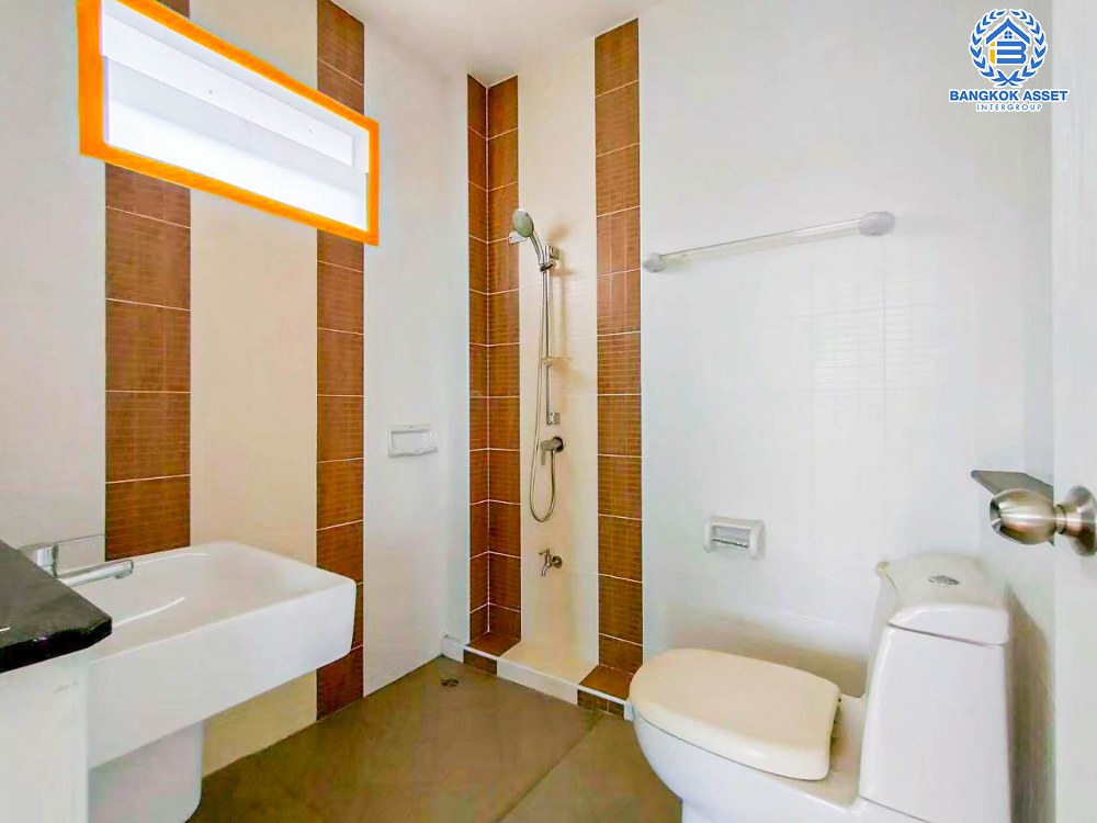 *****บ้านเดี่ยวมือสอง โครงการ สยามธารามันตรา ชลบุรี-บ้านบึง เนื้อที่กว้าง 54 ตร.ว. ฟังก์ชัน 3 ห้องนอน 2 ห้องน้ำ 2 ที่จอดรถ ดีไซน์โดดเด่นมีเอกลักษณ์เป็นของตัวเอง บนทำเลดี เชื่อมต่อถนนชลบุรี-บ้านบึง, ถนนเซิดน้อย-บ้านไผ่ และจุดขึ้นทางด่วน "ศรีรัช" จองเลย!