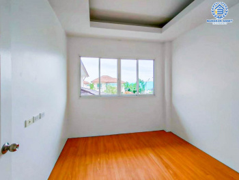 *****บ้านเดี่ยวมือสอง โครงการ สยามธารามันตรา ชลบุรี-บ้านบึง เนื้อที่กว้าง 54 ตร.ว. ฟังก์ชัน 3 ห้องนอน 2 ห้องน้ำ 2 ที่จอดรถ ดีไซน์โดดเด่นมีเอกลักษณ์เป็นของตัวเอง บนทำเลดี เชื่อมต่อถนนชลบุรี-บ้านบึง, ถนนเซิดน้อย-บ้านไผ่ และจุดขึ้นทางด่วน "ศรีรัช" จองเลย!