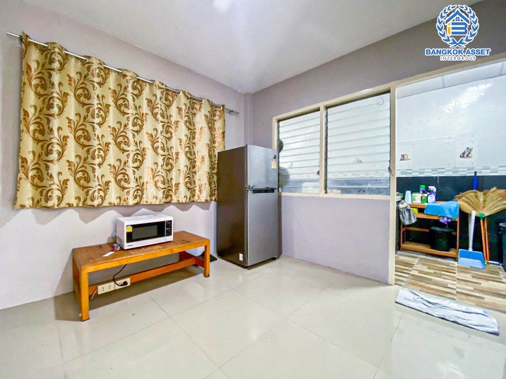 บ้านเดี่ยวมือสอง หมู่บ้าน สินสมบูรณ์ คลอง8 เนื้อที่กว้าง 78 ตร.ว. ฟังก์ชัน 4 ห้องนอน 2 ห้องน้ำ 1 ที่จอดรถ บ้านหลังใหญ่ ภายในสภาพดี พร้อมเข้าอยู่ แถมฟรี! เครื่องปรับอากาศ, เครื่องทำน้ำอุ่น บนทำเลดี เชื่อมต่อถนนเลียบคลอง8, ถนนลำลูกกา, ถนนนมิตรใหม่, ถนนวงแหวน-รามอินทรา จองเลย!