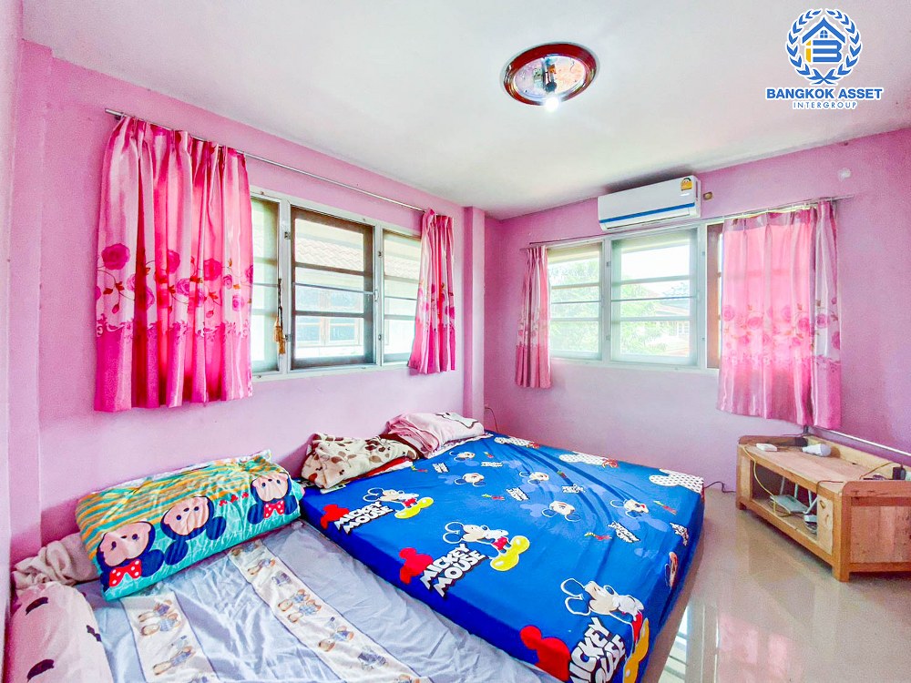 บ้านเดี่ยวมือสอง หมู่บ้าน สินสมบูรณ์ คลอง8 เนื้อที่กว้าง 78 ตร.ว. ฟังก์ชัน 4 ห้องนอน 2 ห้องน้ำ 1 ที่จอดรถ บ้านหลังใหญ่ ภายในสภาพดี พร้อมเข้าอยู่ แถมฟรี! เครื่องปรับอากาศ, เครื่องทำน้ำอุ่น บนทำเลดี เชื่อมต่อถนนเลียบคลอง8, ถนนลำลูกกา, ถนนนมิตรใหม่, ถนนวงแหวน-รามอินทรา จองเลย!