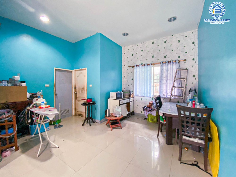 *****บ้านเดี่ยวมือสอง โครงการ ทรัพย์ธานี3 รังสิต-นครนายก หลังมุม เนื้อที่กว้าง 96.90 ตร.ว. ฟังก์ชัน 3 ห้องนอน 2 ห้องน้ำ 2 ที่จอดรถ บ้านหลังใหญ่ ภายในสภาพดี รอบบ้านมีพื้นที่กว้าง โครงการบนทำเลดี เชื่อมต่อถนนรังสิต-นครนายก, ถนนเลียบคลอง8,ถนนวงแหวนรอบนอกตะวันออก จองเลย!