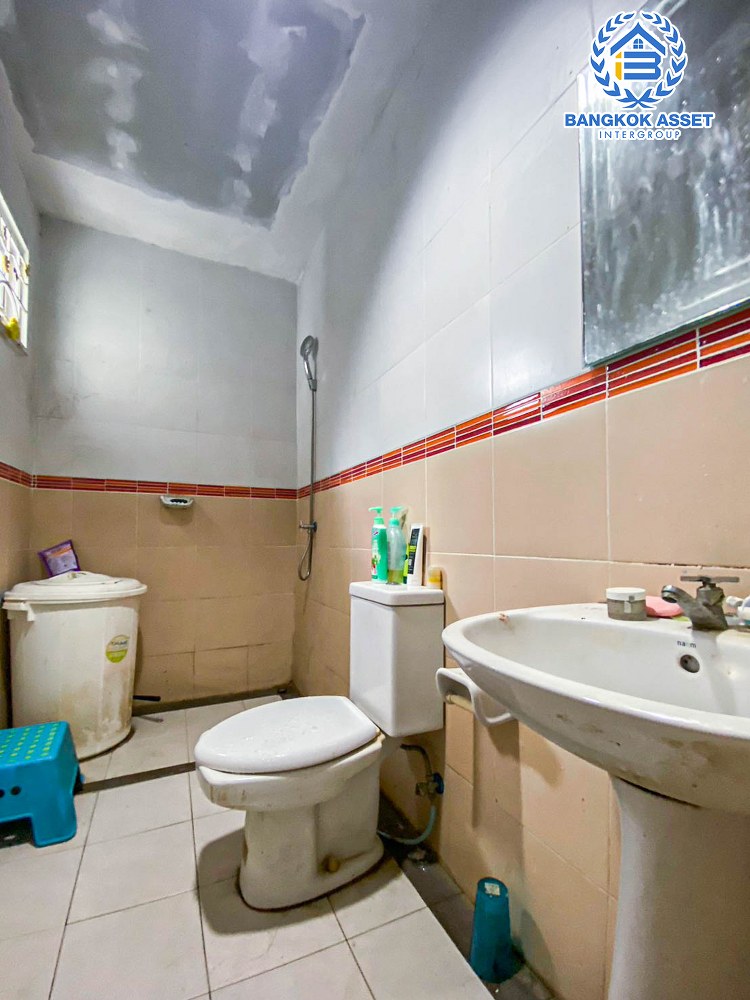 *****บ้านเดี่ยวมือสอง โครงการ ทรัพย์ธานี3 รังสิต-นครนายก หลังมุม เนื้อที่กว้าง 96.90 ตร.ว. ฟังก์ชัน 3 ห้องนอน 2 ห้องน้ำ 2 ที่จอดรถ บ้านหลังใหญ่ ภายในสภาพดี รอบบ้านมีพื้นที่กว้าง โครงการบนทำเลดี เชื่อมต่อถนนรังสิต-นครนายก, ถนนเลียบคลอง8,ถนนวงแหวนรอบนอกตะวันออก จองเลย!