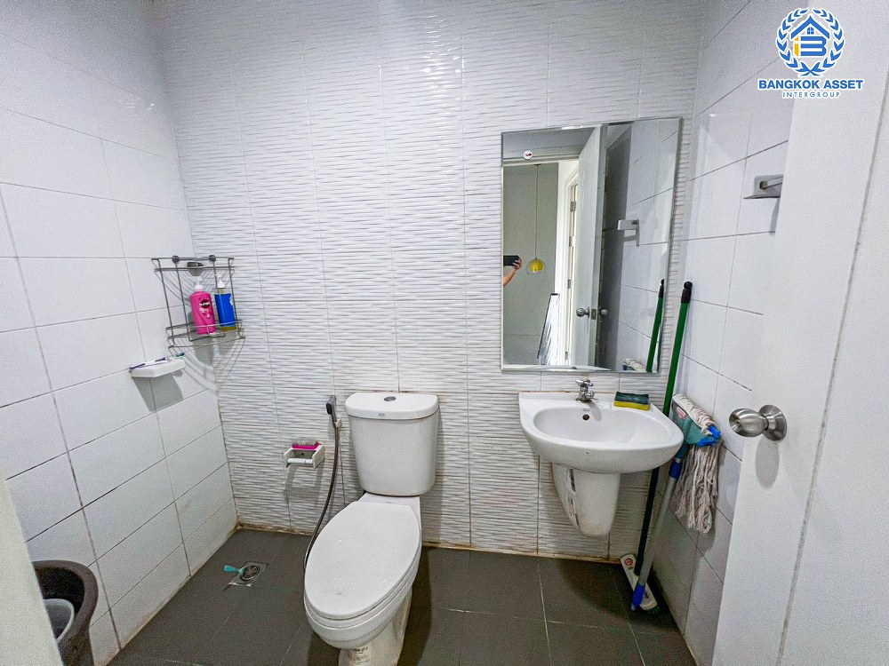 *****ทาวน์เฮ้าส์มือสอง โครงการ พฤกษา105 ฉลองกรุง-ลาดกระบัง เนื้อที่กว้าง 17.30  ตร.ว. ฟังก์ชัน 3 ห้องนอน 2 ห้องน้ำ 1 ที่จอดรถ ฟรี! เครื่องปรับอากาศ ขายราคาดีที่สุดในย่าน ตั้งบนทำเลเชื่อมต่อถนนฉลองกรุง, ถนนทับยาว, ถนนสุวินทวงศ์ ใกล้รถไฟฟ้าแอร์พอร์ตลิ้งค์ "สถานีลาดกระบัง" และมอเตอร์เวย์