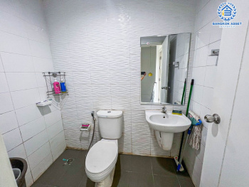 *****ทาวน์เฮ้าส์มือสอง โครงการ พฤกษา105 ฉลองกรุง-ลาดกระบัง เนื้อที่กว้าง 17.30  ตร.ว. ฟังก์ชัน 3 ห้องนอน 2 ห้องน้ำ 1 ที่จอดรถ ฟรี! เครื่องปรับอากาศ ขายราคาดีที่สุดในย่าน ตั้งบนทำเลเชื่อมต่อถนนฉลองกรุง, ถนนทับยาว, ถนนสุวินทวงศ์ ใกล้รถไฟฟ้าแอร์พอร์ตลิ้งค์ "สถานีลาดกระบัง" และมอเตอร์เวย์