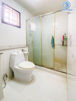 *****ทาวน์เฮ้าส์มือสอง โครงการ ดรีมเพลส สวนผัก เนื้อที่ 18 ตร.ว. มาพร้อมฟังก์ชัน 2 ห้องนอน 2 ห้องน้ำ บ้านพร้อมอยู่ ต่อเติมห้องครัว และหลังคาโรงรถพร้อมใช้งาน บนทำเลดี เชื่อมต่อถนนกาญจนาภิเษก, ถนนปลายบาง, ถนนสวนผัก ใกล้รถไฟฟ้าสายสีแดง (ตลิ่งชัน-บางซื่อ-รังสิต) และจุดขึ้นทางด่วน "ศรีรัช"