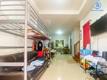 *****ทาวน์เฮ้าส์มือสอง โครงการ ดรีมเพลส สวนผัก เนื้อที่ 18 ตร.ว. มาพร้อมฟังก์ชัน 2 ห้องนอน 2 ห้องน้ำ บ้านพร้อมอยู่ ต่อเติมห้องครัว และหลังคาโรงรถพร้อมใช้งาน บนทำเลดี เชื่อมต่อถนนกาญจนาภิเษก, ถนนปลายบาง, ถนนสวนผัก ใกล้รถไฟฟ้าสายสีแดง (ตลิ่งชัน-บางซื่อ-รังสิต) และจุดขึ้นทางด่วน "ศรีรัช"