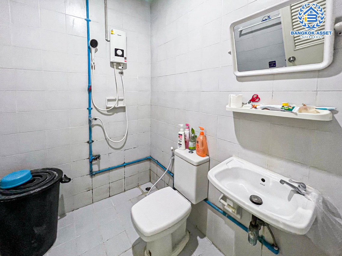 *****ทาวน์เฮ้าส์มือสองกรุงเทพฯ หมู่บ้าน มารวย พหลโยธิน เนื้อที่ 18 ตร.ว. ฟังก์ชัน 2 ห้องนอน 2 ห้องน้ำ 1 ที่จอดรถ แถมฟรี! 1 เครื่องปรับอากาศ บนทำเลแห่งการเดินทาง ใกล้รถไฟฟ้าสายสีเขียว "สถานีแยก คปอ." และทางด่วน วงแหวนรอบนอกกาญจนาภิเษก สู่ บางนาดาวคะนอง, มอเตอร์เวย์บางปะอิน แจ้งวัฒนะ