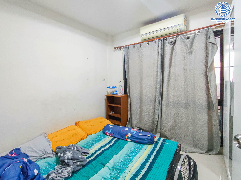 *****ทาวน์เฮ้าส์มือสอง นนทบุรี โครงการ ทิพย์พิมาน บ้านริมคลอง เนื้อที่ 22.50 ตร.ว. ฟังก์ชัน 4 ห้องนอน 2 ห้องน้ำ ที่จอดรถ 1 คัน ภายในสภาพใหม่เอี่ยม พร้อมเข้าอยู่ ตั้งบนทำเลแห่งความสะดวกสบาย เข้า-ออกได้หลากหลายเส้นทาง ใกล้รถไฟฟ้าสายสีม่วง "สถานีคลองบางไผ่" และทางด่วน "กาญจนาภิเษก" จองเลย!