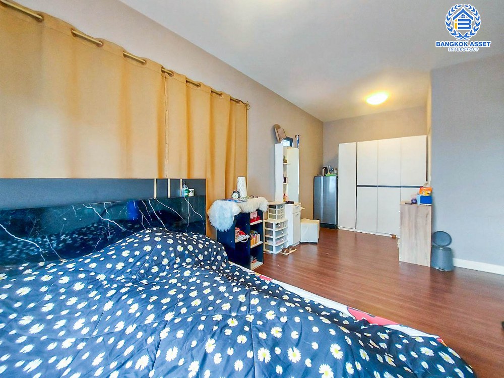 *****บ้านแฝดมือสอง โครงการ พร้อมพัฒน์ไพร์ม หทัยราษฎร์ เนื้อที่กว้าง 35 ตร.ว. ฟังก์ชัน 4 ห้องนอน 2 ห้องน้ำ 1 ที่จอดรถ ภายในสภาพดี ฟรี! แอร์ และเครื่องทำน้ำอุ่น โครงการบนทำเลดี เชื่อมต่อถนนปัญญาอินทรา ใกล้รถไฟฟ้าสายสีชมพู "สถานีรามอินทรา" ใกล้จุดขึ้นทางด่วน "จตุโชติ"