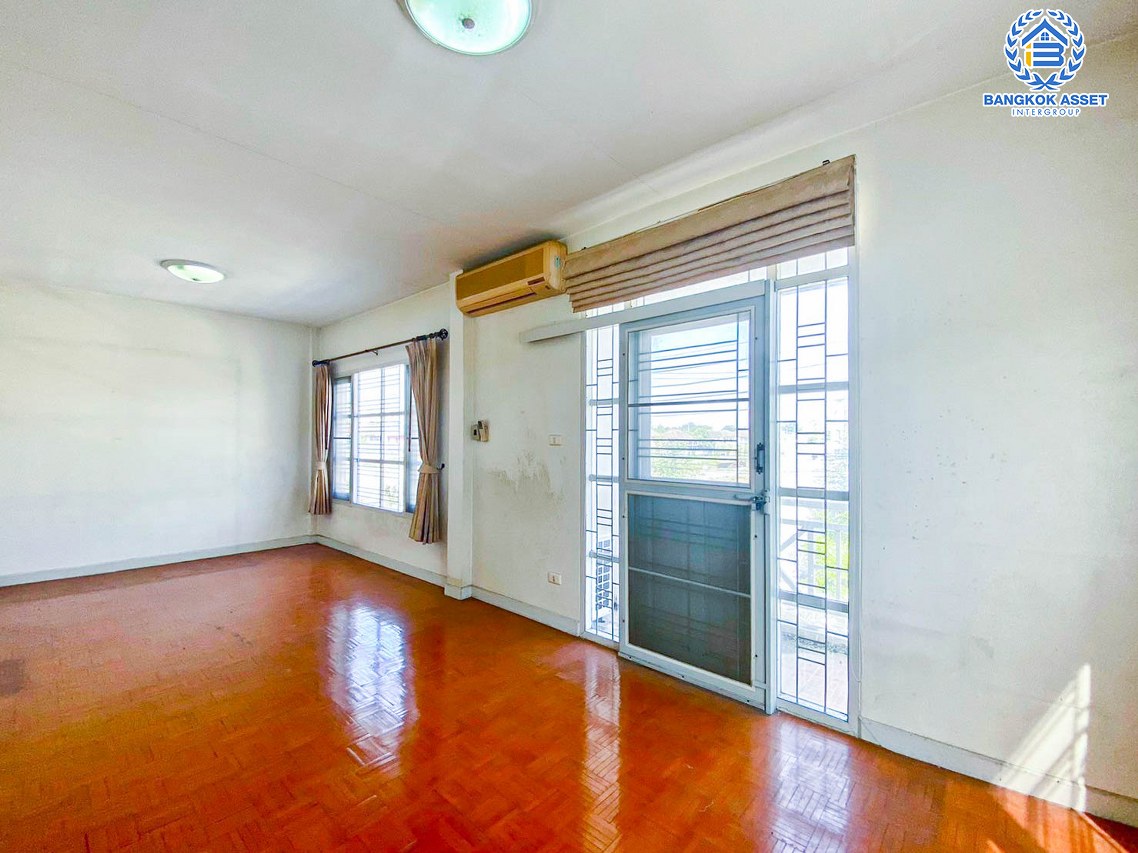 *****ทาวน์เฮ้าส์มือสองปทุมธานี หมู่บ้าน บ้านฟ้ารังสิต คลองสอง #หลังมุม เนื้อที่กว้างถึง 27 ตร.ว. ฟังก์ชัน 3 ห้องนอน 2 ห้องน้ำ 1 ที่จอดรถ บ้านสภาพดี บนทำเลเข้า-ออกเมืองสะดวกสุด เชื่อมต่อถนนรังสิต-นครนายก, ถนนพหลโยธิน, ถนนคลองสอง ใกล้ทางด่วน "อุตราภิมุข" สนใจติดต่อเลย!