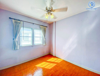 *****ทาวน์เฮ้าส์มือสองปทุมธานี หมู่บ้าน บ้านฟ้ารังสิต คลองสอง #หลังมุม เนื้อที่กว้างถึง 27 ตร.ว. ฟังก์ชัน 3 ห้องนอน 2 ห้องน้ำ 1 ที่จอดรถ บ้านสภาพดี บนทำเลเข้า-ออกเมืองสะดวกสุด เชื่อมต่อถนนรังสิต-นครนายก, ถนนพหลโยธิน, ถนนคลองสอง ใกล้ทางด่วน "อุตราภิมุข" สนใจติดต่อเลย!