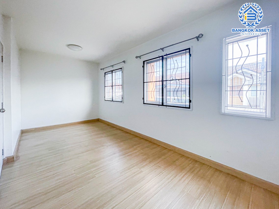 *****ทาวน์เฮ้าส์มือสองปทุมธานี โครงการพฤกษา50 บางเดื่อ เนื้อที่ 17.4 ตร.ว. ฟังก์ชัน 3 ห้องนอน 2 ห้องน้ำ 1 ที่จอดรถ บ้านสภาพดี พร้อมเข้าอยู่ บนทำเลดี เชื่อมต่อถนนสะพานนนทบุรี-บางบัวทอง, ถนน กรุงเทพ-ปทุมธานี ใกล้ทางด่วน "ศรีสมาน" ในราคาสุดคุ้ม!