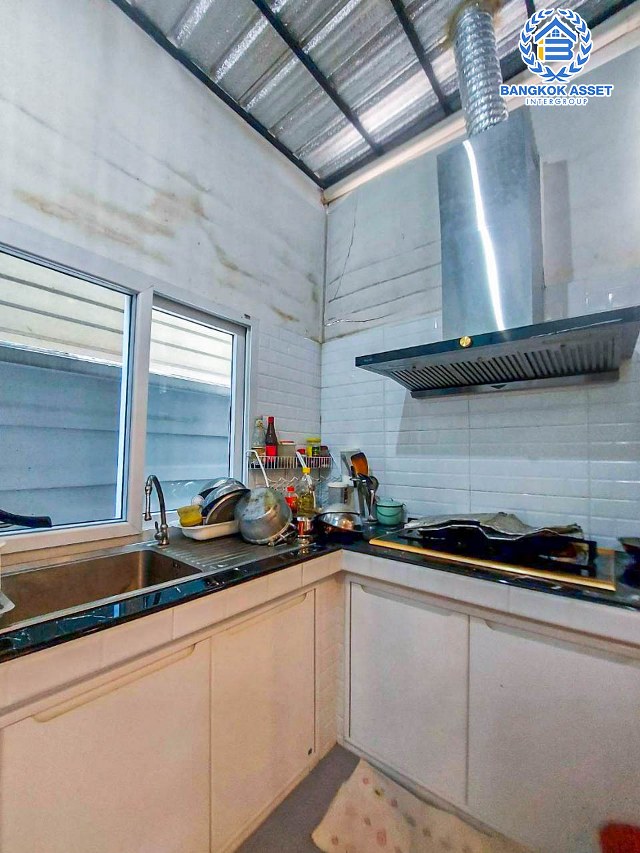 *****ทาวน์โฮมมือสองกรุงเทพมหานคร โครงการ สัมมากร อเวนิว รามอินทรา-วงแหวน เนื้อที่ 18.5 ตร.ว. ฟังก์ชัน 3 ห้องนอน 3 ห้องน้ำ 2 ที่จอดรถ บ้านสวย ฟรี! เครื่องทำน้ำอุ่น 2 เครื่อง บนทำเลติดถนนเลียบมอเตอร์เวย์ เชื่อมต่อถนนคู้บอน, ถนนรามอินทรา ใกล้คู่ขนานมอเตอร์เวย์ และจุดขึ้นทางด่วน "จตุโชติ"