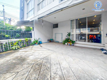 *****ทาวน์โฮมมือสองกรุงเทพมหานคร โครงการ สัมมากร อเวนิว รามอินทรา-วงแหวน เนื้อที่ 18.5 ตร.ว. ฟังก์ชัน 3 ห้องนอน 3 ห้องน้ำ 2 ที่จอดรถ บ้านสวย ฟรี! เครื่องทำน้ำอุ่น 2 เครื่อง บนทำเลติดถนนเลียบมอเตอร์เวย์ เชื่อมต่อถนนคู้บอน, ถนนรามอินทรา ใกล้คู่ขนานมอเตอร์เวย์ และจุดขึ้นทางด่วน "จตุโชติ"