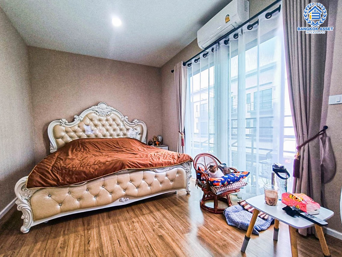 *****ทาวน์โฮมมือสองนนทบุรี  โครงการ บ้านกลางเมือง ราชพฤกษ์-พระราม5 เนื้อที่ 17 ตร.ว. ฟังก์ชัน 3 ห้องนอน 3 ห้องน้ำ 2 ที่จอดรถ บ้านสวย แถมฟรี! 4 เครื่องปรับอากาศ, 1 เครื่องทำน้ำอุ่น บนทำเลเดินทางสะดวก ใกล้รถไฟฟ้าสายสีม่วง "สถานีแยกติวานนท์" และทางด่วน "ศรีรัช" ห้ามพลาด!