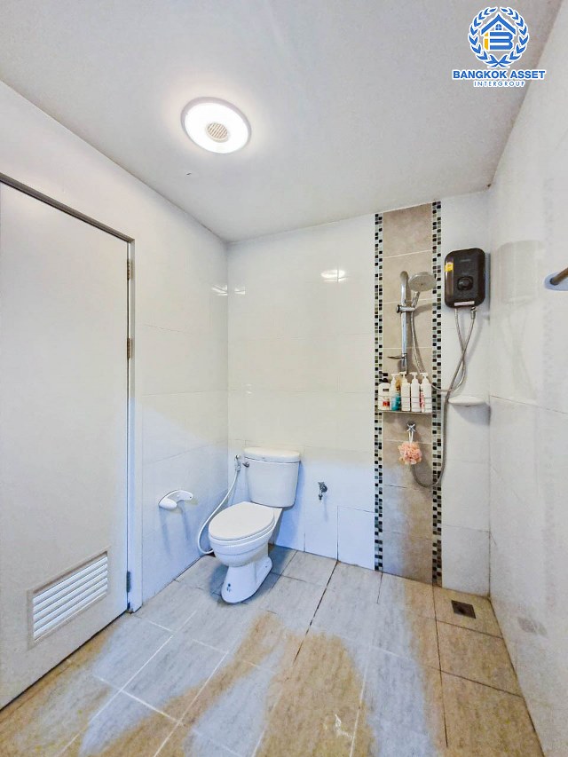 *****ทาวน์เฮ้าส์มือสองนนทบุรี โครงการ วิลเลตไลท์ รัตนาธิเบศร์-ราชพฤกษ์ เนื้อที่กว้างเกือบ 21 ตร.ว. ฟังก์ชัน 3 ห้องนอน 2 ห้องน้ำ 2 ที่จอดรถ แถมฟรี! 4 เครื่องปรับอากาศ 1 เครื่องทำน้ำอุุ่น บนทำเลแห่งการเดินทาง เชื่อมต่อถนนราชพฤกษ์, ถนนชัยพฤกษ์, ถนนรัตนาธิเบศร์  ใกล้จุดขึ้นทางด่วน "ศรีรัช"