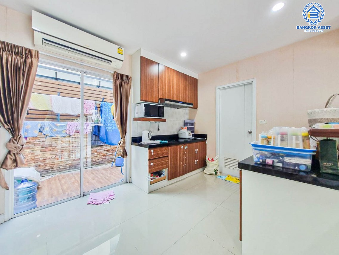 *****ทาวน์เฮ้าส์มือสองนนทบุรี โครงการ วิลเลตไลท์ รัตนาธิเบศร์-ราชพฤกษ์ เนื้อที่กว้างเกือบ 21 ตร.ว. ฟังก์ชัน 3 ห้องนอน 2 ห้องน้ำ 2 ที่จอดรถ แถมฟรี! 4 เครื่องปรับอากาศ 1 เครื่องทำน้ำอุุ่น บนทำเลแห่งการเดินทาง เชื่อมต่อถนนราชพฤกษ์, ถนนชัยพฤกษ์, ถนนรัตนาธิเบศร์  ใกล้จุดขึ้นทางด่วน "ศรีรัช"