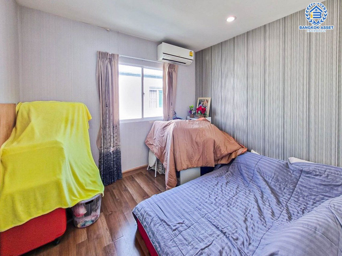 *****ทาวน์เฮ้าส์มือสองนนทบุรี โครงการ วิลเลตไลท์ รัตนาธิเบศร์-ราชพฤกษ์ เนื้อที่กว้างเกือบ 21 ตร.ว. ฟังก์ชัน 3 ห้องนอน 2 ห้องน้ำ 2 ที่จอดรถ แถมฟรี! 4 เครื่องปรับอากาศ 1 เครื่องทำน้ำอุุ่น บนทำเลแห่งการเดินทาง เชื่อมต่อถนนราชพฤกษ์, ถนนชัยพฤกษ์, ถนนรัตนาธิเบศร์  ใกล้จุดขึ้นทางด่วน "ศรีรัช"