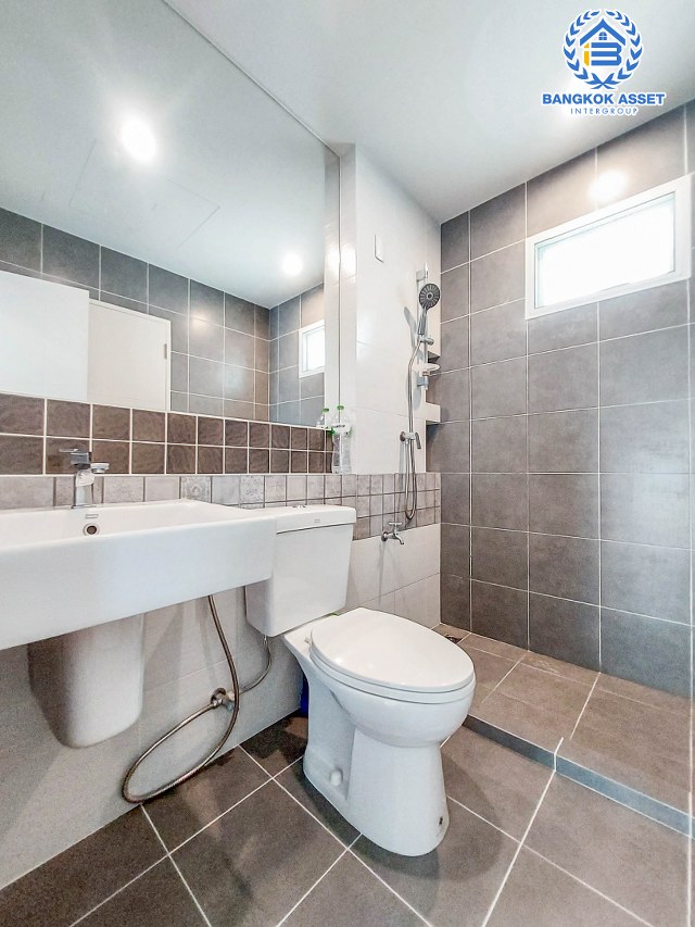 บ้านเดี่ยวมือสองนนทบุรี โครงการ คณาสิริ ปิ่นเกล้า-กาญจนาภิเษก คุณภาพระดับ แสนสิริ เนื้อที่ 50 ตร.ว. ฟังก์ชัน 3 ห้องนอน 2 ห้องน้ำ 2 ที่จอดรถ บ้านสภาพสวย แถมฟรี! 4 เครื่องปรับอากาศ บนทำเลแห่งการเดินทาง เชื่อมต่อ ถนนกาญจนาภิเษก, ถนนรัตนาธิเบศร์ ใกล้จุดขึ้นทางด่วน "ศรีรัช"