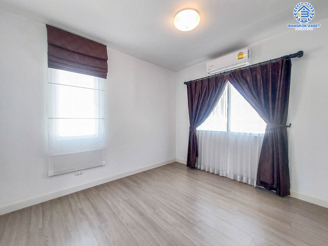 บ้านเดี่ยวมือสองนนทบุรี โครงการ คณาสิริ ปิ่นเกล้า-กาญจนาภิเษก คุณภาพระดับ แสนสิริ เนื้อที่ 50 ตร.ว. ฟังก์ชัน 3 ห้องนอน 2 ห้องน้ำ 2 ที่จอดรถ บ้านสภาพสวย แถมฟรี! 4 เครื่องปรับอากาศ บนทำเลแห่งการเดินทาง เชื่อมต่อ ถนนกาญจนาภิเษก, ถนนรัตนาธิเบศร์ ใกล้จุดขึ้นทางด่วน "ศรีรัช"