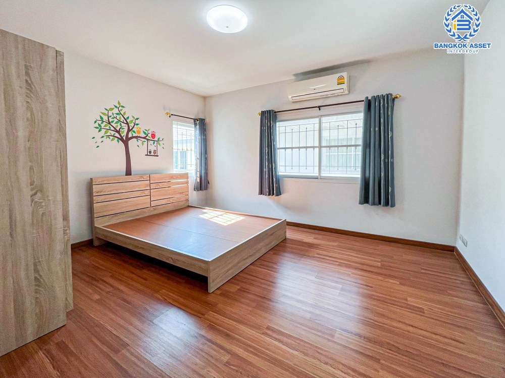 บ้านเดี่ยวมือสอง โครงการ กาญจนาลักษณ์ เทพศิรินทร์ เนื้อที่ 54.70 ตร.ว. ฟังก์ชัน 3 ห้องนอน 3 ห้องน้ำ 2 ที่จอดรถ ภายในสภาพดี แถมฟรี! เฟอร์นิเจอร์ทั้งหมดภายในบ้าน บนทำเลดี เชื่อมต่อถนนปิ่นเกล้า-นครชัยศรี ถนนนครอินทร์ ถนนกาญจนาภิเษก จองเลย!