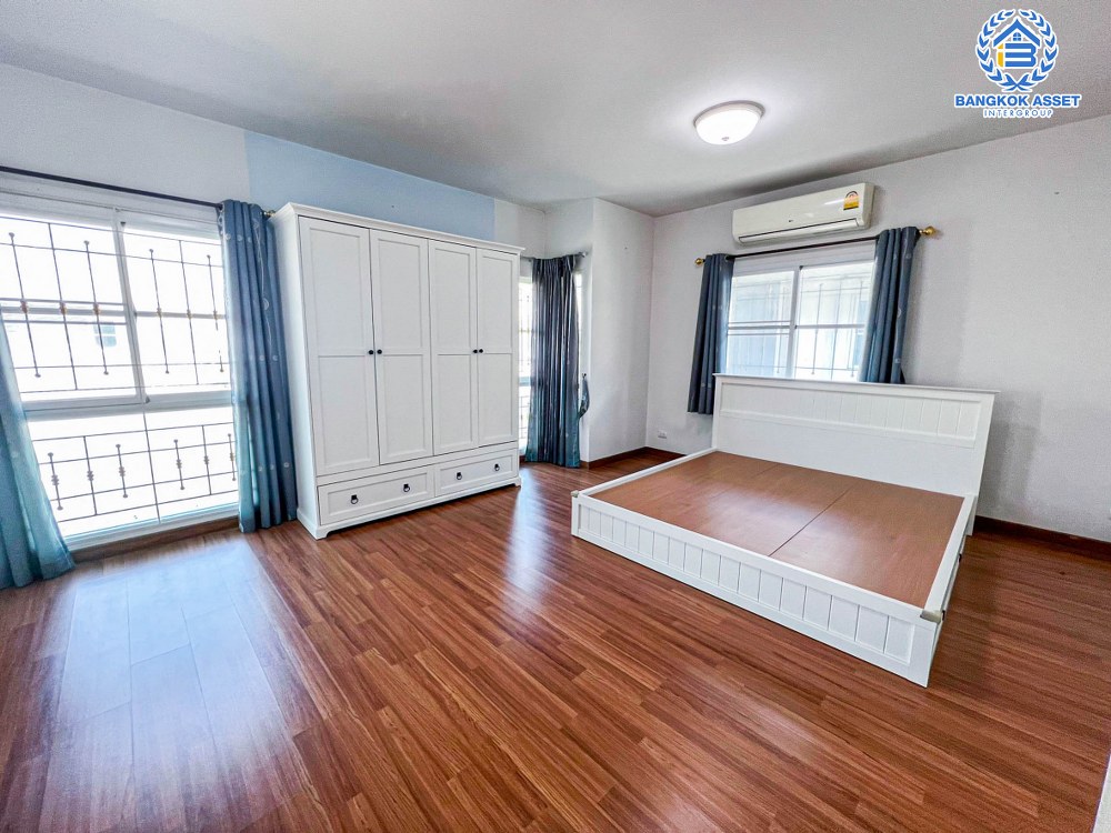 บ้านเดี่ยวมือสอง โครงการ กาญจนาลักษณ์ เทพศิรินทร์ เนื้อที่ 54.70 ตร.ว. ฟังก์ชัน 3 ห้องนอน 3 ห้องน้ำ 2 ที่จอดรถ ภายในสภาพดี แถมฟรี! เฟอร์นิเจอร์ทั้งหมดภายในบ้าน บนทำเลดี เชื่อมต่อถนนปิ่นเกล้า-นครชัยศรี ถนนนครอินทร์ ถนนกาญจนาภิเษก จองเลย!