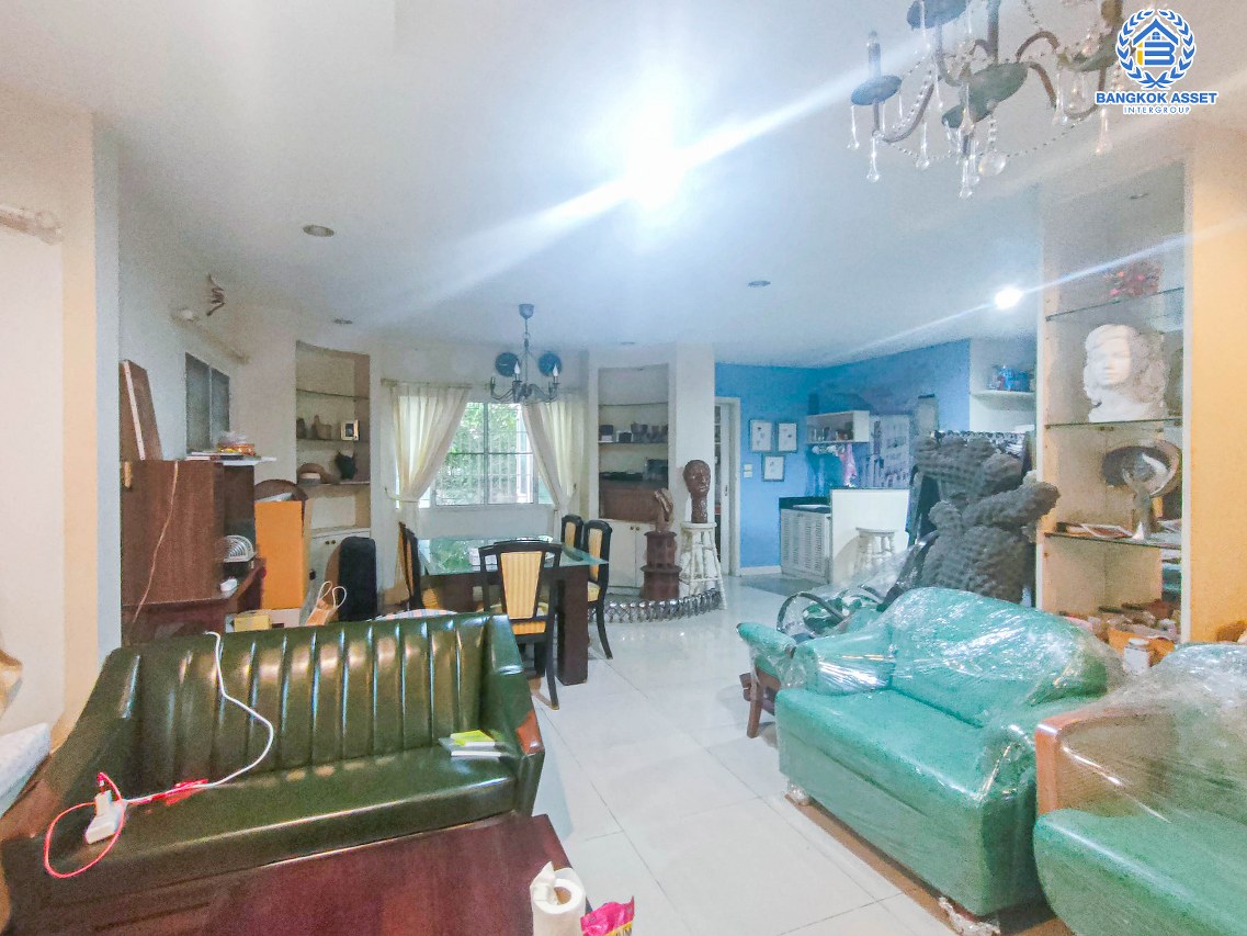 *****บ้านเดี่ยวมือสองนนทบุรี โครงการ ชวนชื่น แคราย เนื้อที่กว้างถึง 61.1 ตร.ว. ฟังก์ชัน 5 ห้องนอน 4 ห้องน้ำ 2 ที่จอดรถ บ้านสภาพดี บนทำเลใจกลางเมืองนนทบุรี เดินทางสะดวก เพียง 5 นาทีก็ถึงรถไฟฟ้าสายสีม่วง "สถานีแยกนนทบุรี1" และใกล้ทางด่วน "งามวงศ์วาน" ห้ามพลาด!