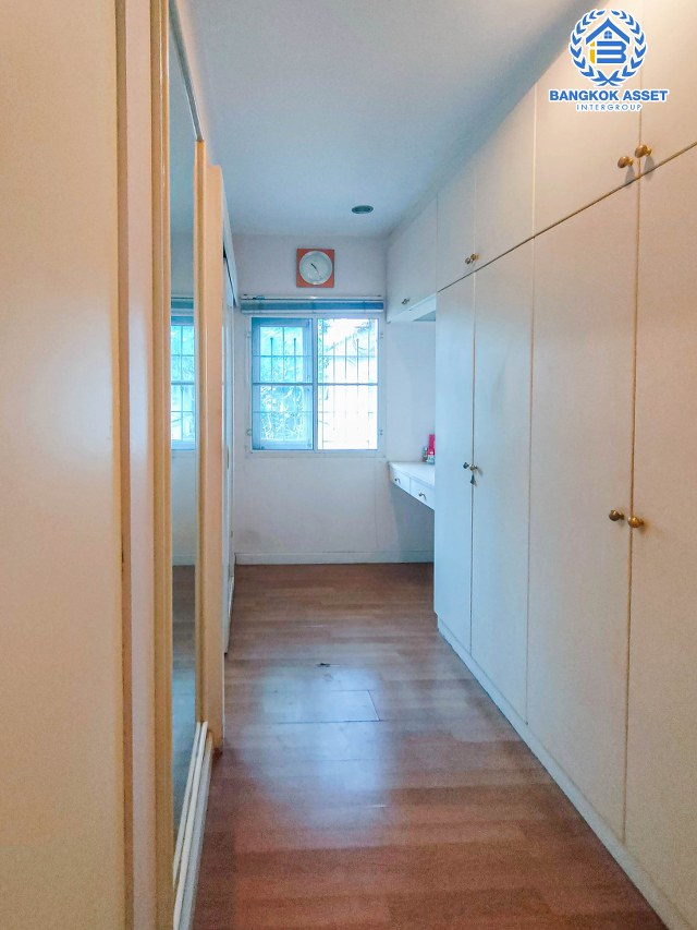 *****บ้านเดี่ยวมือสองนนทบุรี โครงการ ชวนชื่น แคราย เนื้อที่กว้างถึง 61.1 ตร.ว. ฟังก์ชัน 5 ห้องนอน 4 ห้องน้ำ 2 ที่จอดรถ บ้านสภาพดี บนทำเลใจกลางเมืองนนทบุรี เดินทางสะดวก เพียง 5 นาทีก็ถึงรถไฟฟ้าสายสีม่วง "สถานีแยกนนทบุรี1" และใกล้ทางด่วน "งามวงศ์วาน" ห้ามพลาด!