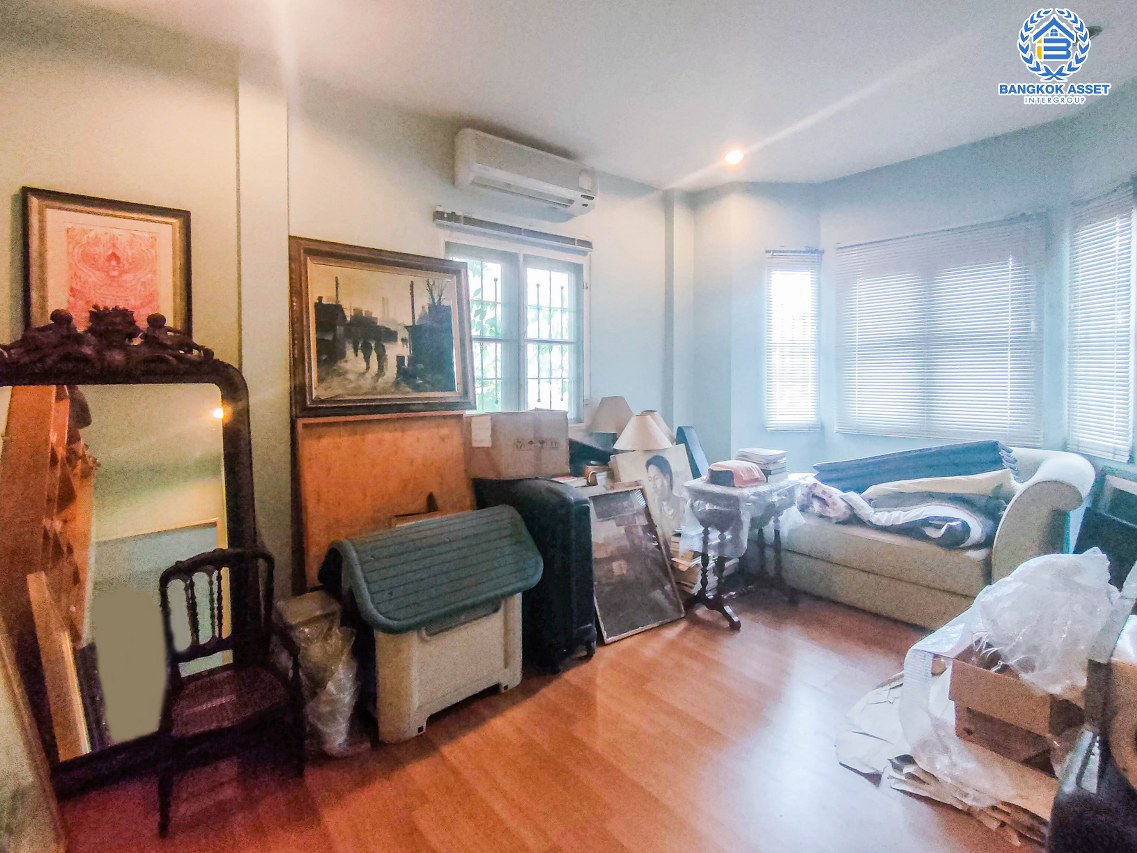 *****บ้านเดี่ยวมือสองนนทบุรี โครงการ ชวนชื่น แคราย เนื้อที่กว้างถึง 61.1 ตร.ว. ฟังก์ชัน 5 ห้องนอน 4 ห้องน้ำ 2 ที่จอดรถ บ้านสภาพดี บนทำเลใจกลางเมืองนนทบุรี เดินทางสะดวก เพียง 5 นาทีก็ถึงรถไฟฟ้าสายสีม่วง "สถานีแยกนนทบุรี1" และใกล้ทางด่วน "งามวงศ์วาน" ห้ามพลาด!