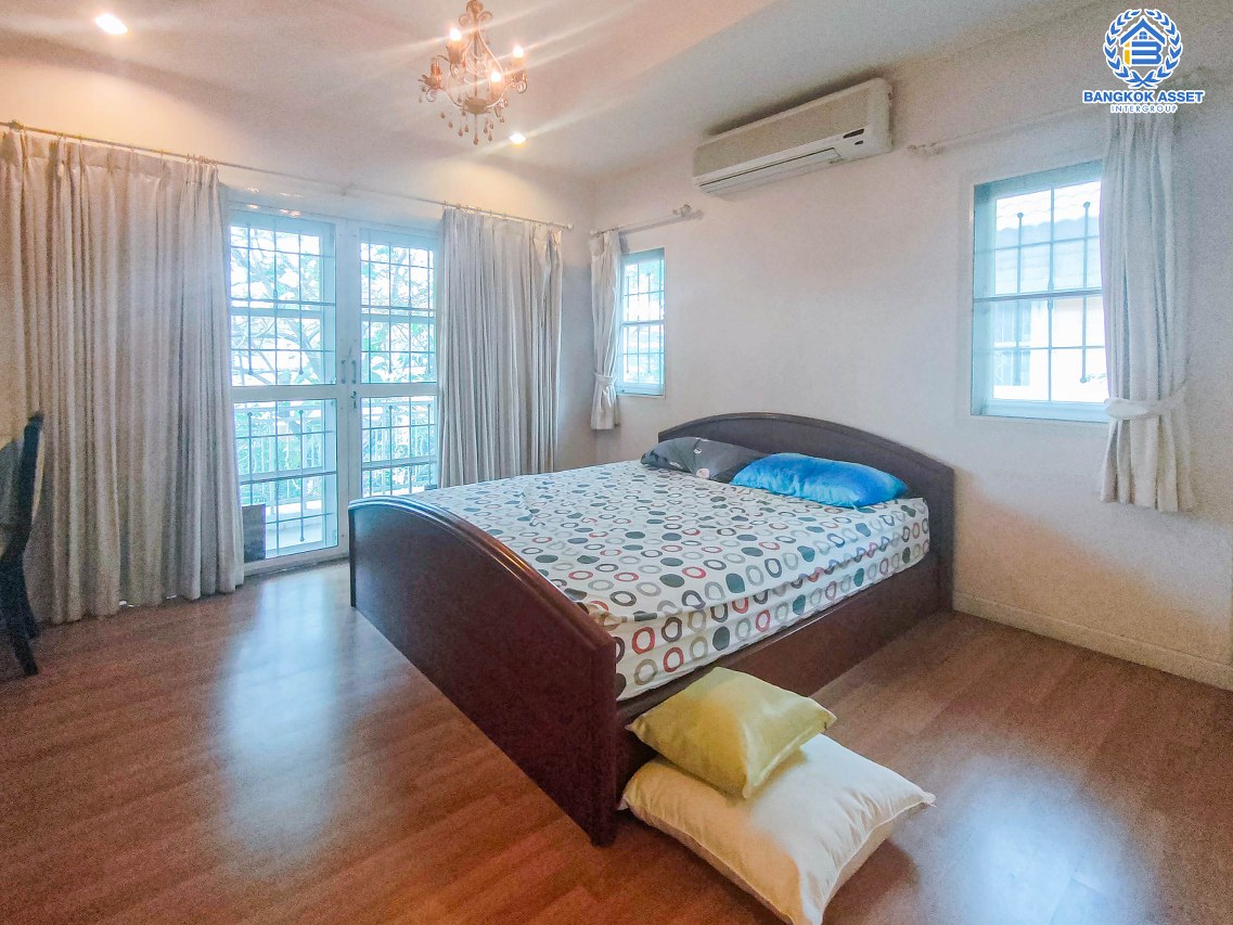 *****บ้านเดี่ยวมือสองนนทบุรี โครงการ ชวนชื่น แคราย เนื้อที่กว้างถึง 61.1 ตร.ว. ฟังก์ชัน 5 ห้องนอน 4 ห้องน้ำ 2 ที่จอดรถ บ้านสภาพดี บนทำเลใจกลางเมืองนนทบุรี เดินทางสะดวก เพียง 5 นาทีก็ถึงรถไฟฟ้าสายสีม่วง "สถานีแยกนนทบุรี1" และใกล้ทางด่วน "งามวงศ์วาน" ห้ามพลาด!