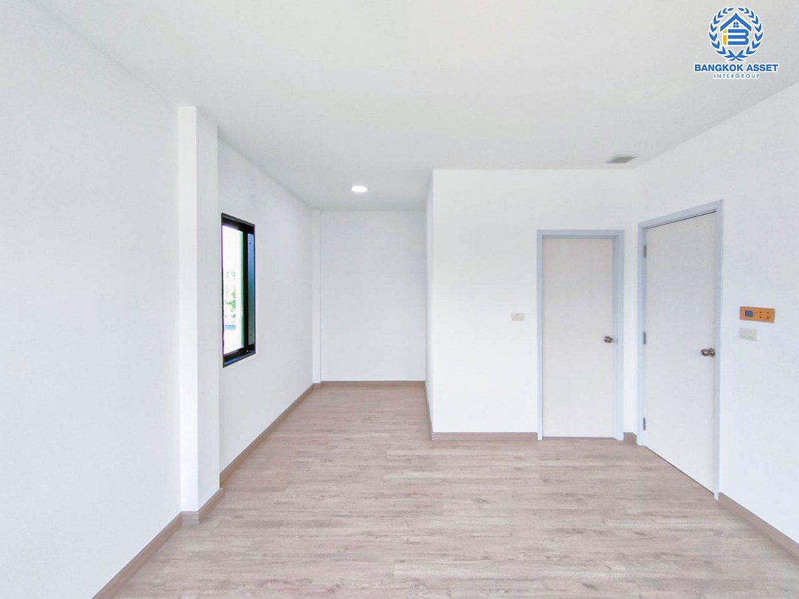 *****บ้านเดี่ยวมือสองนนทบุรี โครงการ คาซ่าวิลล์ ปิ่นเกล้า-ศรีรัช #หลังมุม เนื้อที่กว้าง 50 ตร.ว. ฟังก์ชัน 4 ห้องนอน 3 ห้องน้ำ 2 ที่จอดรถ บ้านใหม่ ไม่เคยอยู่ บนทำเลแห่งการเดินทาง เชื่อมต่อถนนกาญจาภิเษก, ถนนกรุงนนท์-จงถนอม, ถนนซอยวัดส้มเกลี้ยง ใกล้ทางด่วน "ศรีรัช" จองเลย!