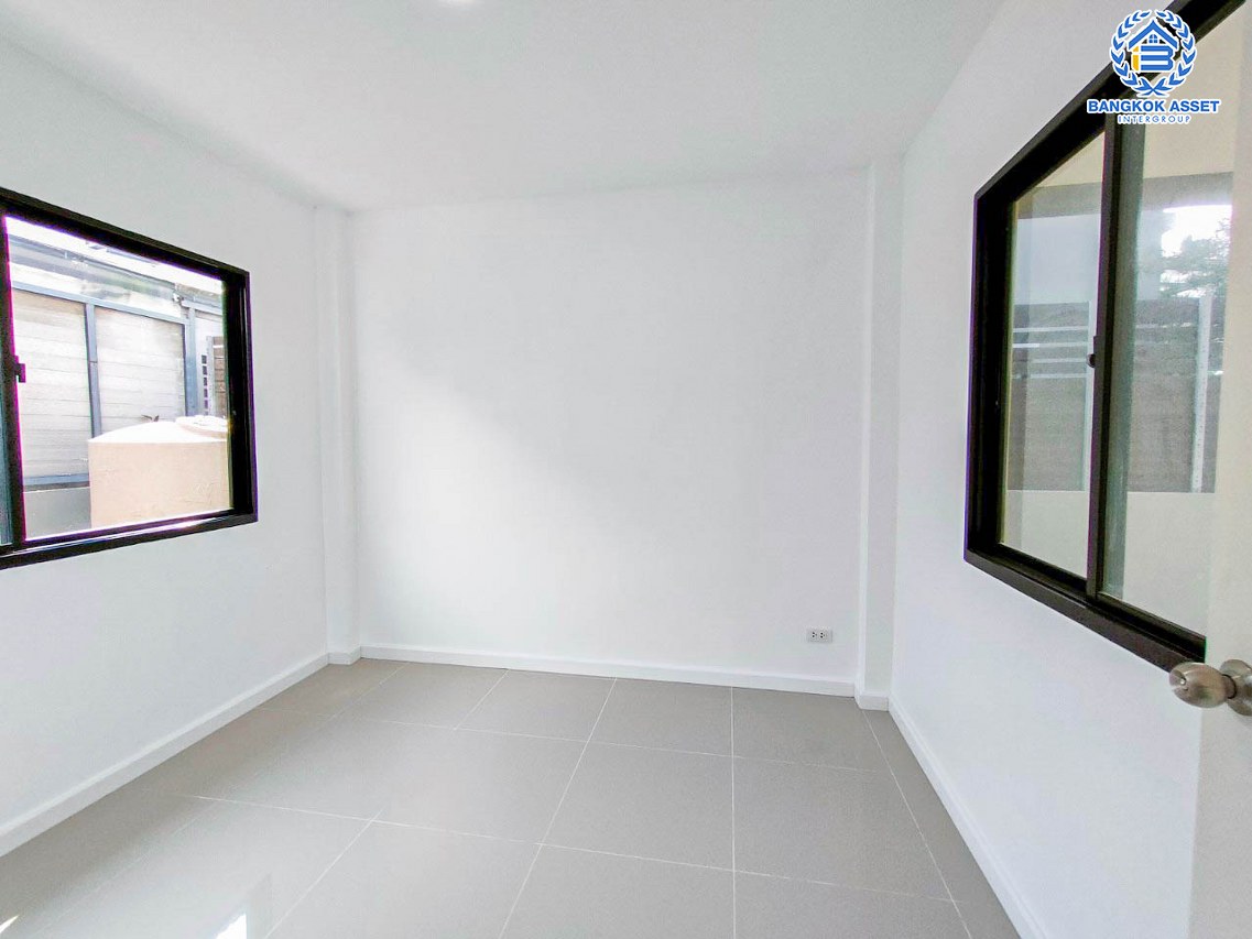 *****บ้านเดี่ยวมือสองนนทบุรี โครงการ คาซ่าวิลล์ ปิ่นเกล้า-ศรีรัช #หลังมุม เนื้อที่กว้าง 50 ตร.ว. ฟังก์ชัน 4 ห้องนอน 3 ห้องน้ำ 2 ที่จอดรถ บ้านใหม่ ไม่เคยอยู่ บนทำเลแห่งการเดินทาง เชื่อมต่อถนนกาญจาภิเษก, ถนนกรุงนนท์-จงถนอม, ถนนซอยวัดส้มเกลี้ยง ใกล้ทางด่วน "ศรีรัช" จองเลย!